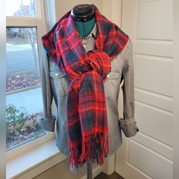 Eddie Bauer Accessories - EDDIE BAUER OVERSIZE BLANKET SCARF SHAWL WRAP RED & BLUE PLAID FRINGE WOMEN OS